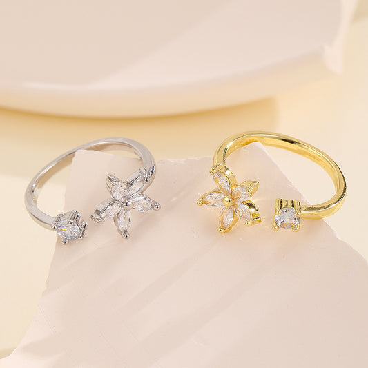 Elegant Gold and Silver Ring